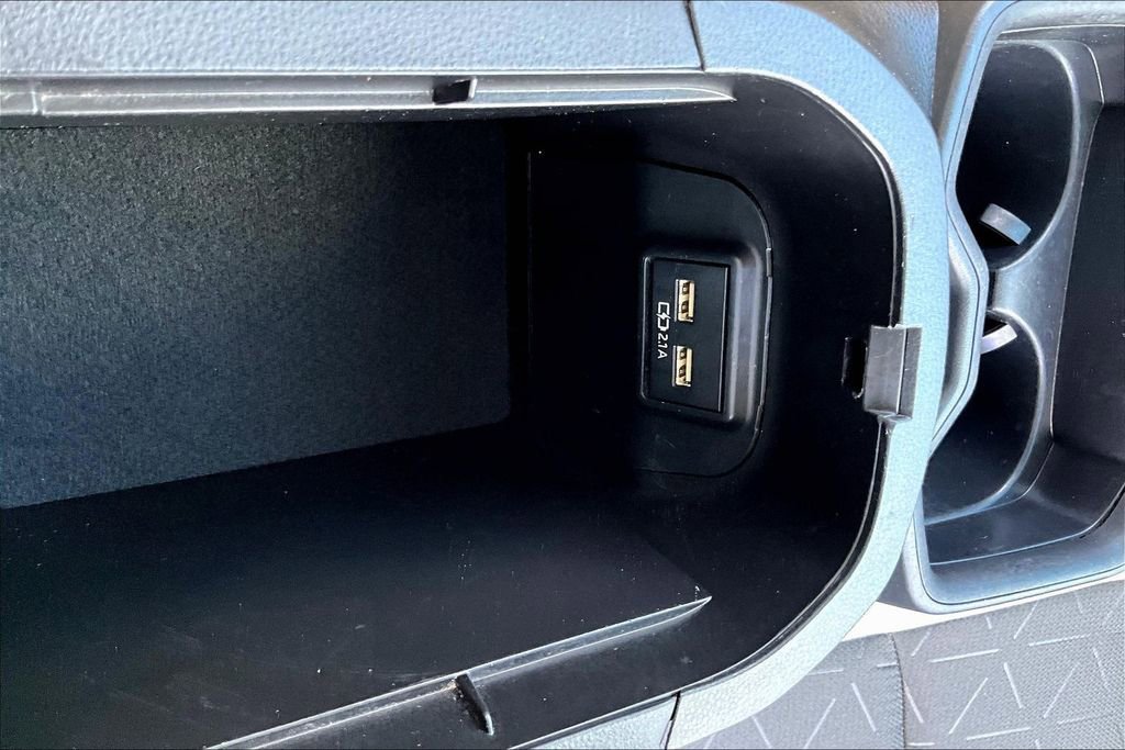 Used 2021 Toyota RAV4 XLE image 16