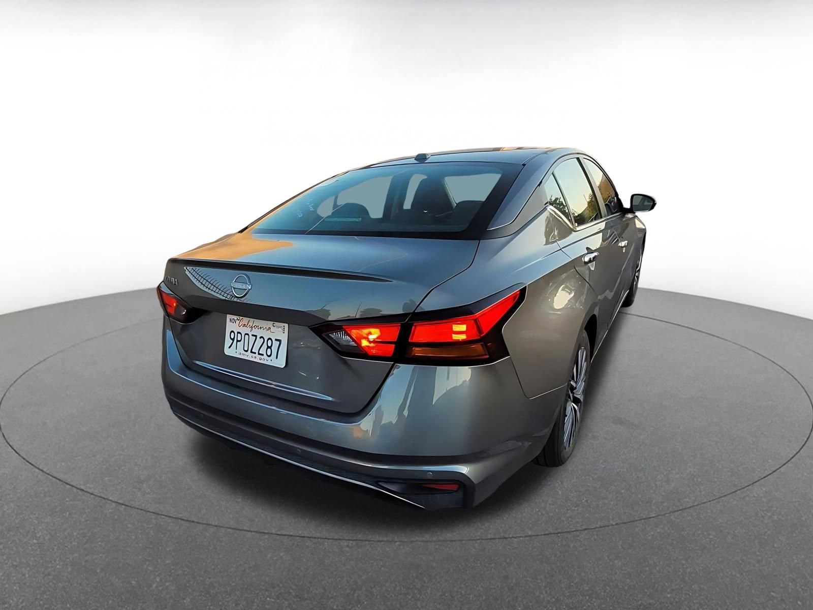 Used 2025 Nissan Altima 2.5 SV image 8