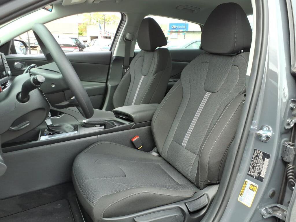 New 2026 Hyundai Elantra SE FWD image 5