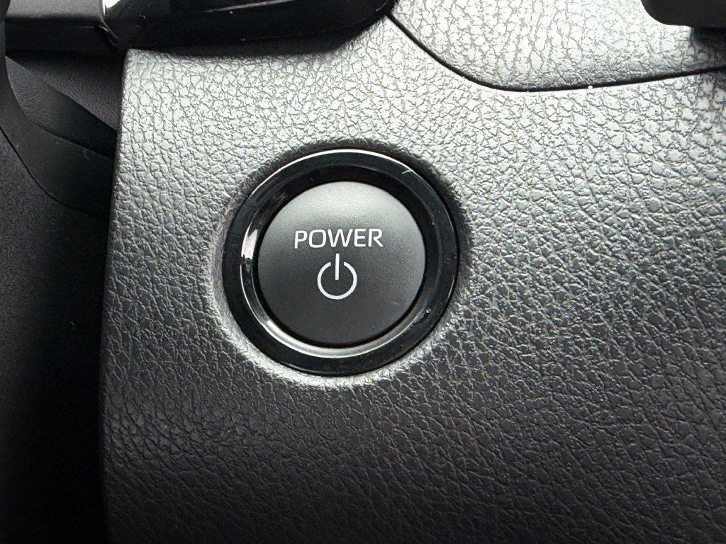 Used 2025 Toyota Camry SE FWD image 20