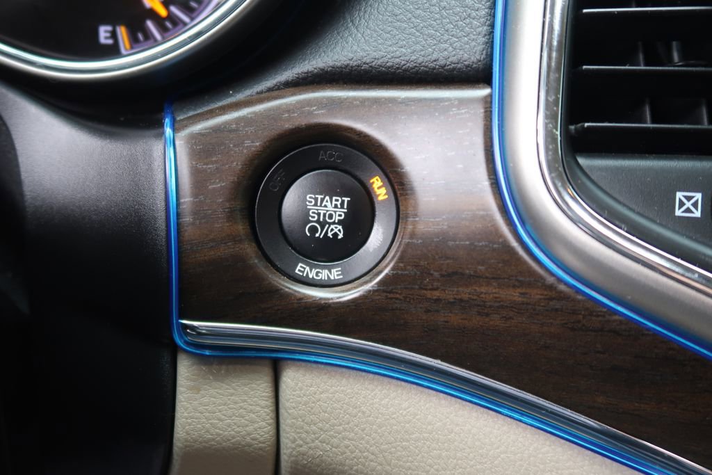 Used 2016 Jeep Grand Cherokee Limited image 25