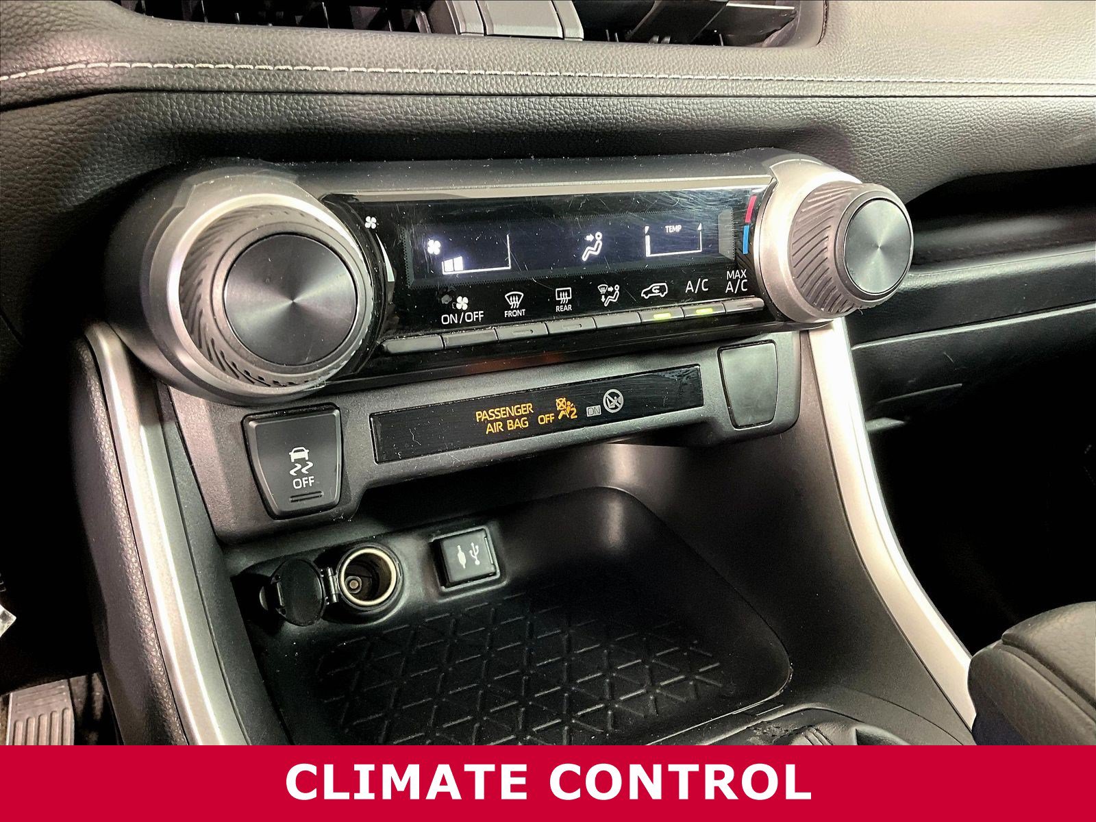 Used 2019 Toyota RAV4 LE w/ Carpet Mat Package FWD image 14