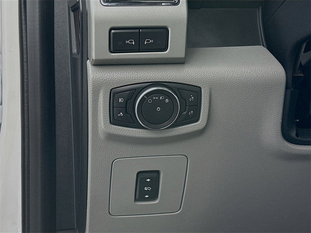 Used 2017 Ford F150 Lariat image 10