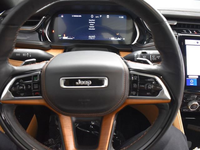 Used 2024 Jeep Grand Cherokee Summit AWD/4WD image 11