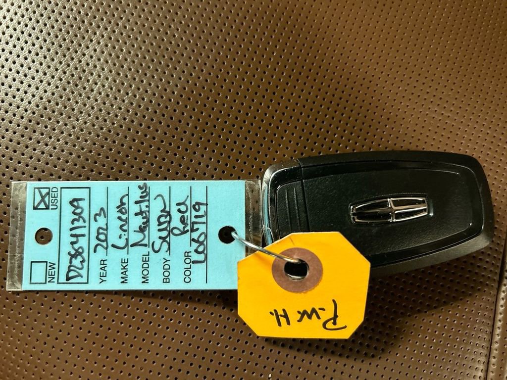 Used 2023 Lincoln Nautilus Reserve w/ Equipment Group 202A image 12