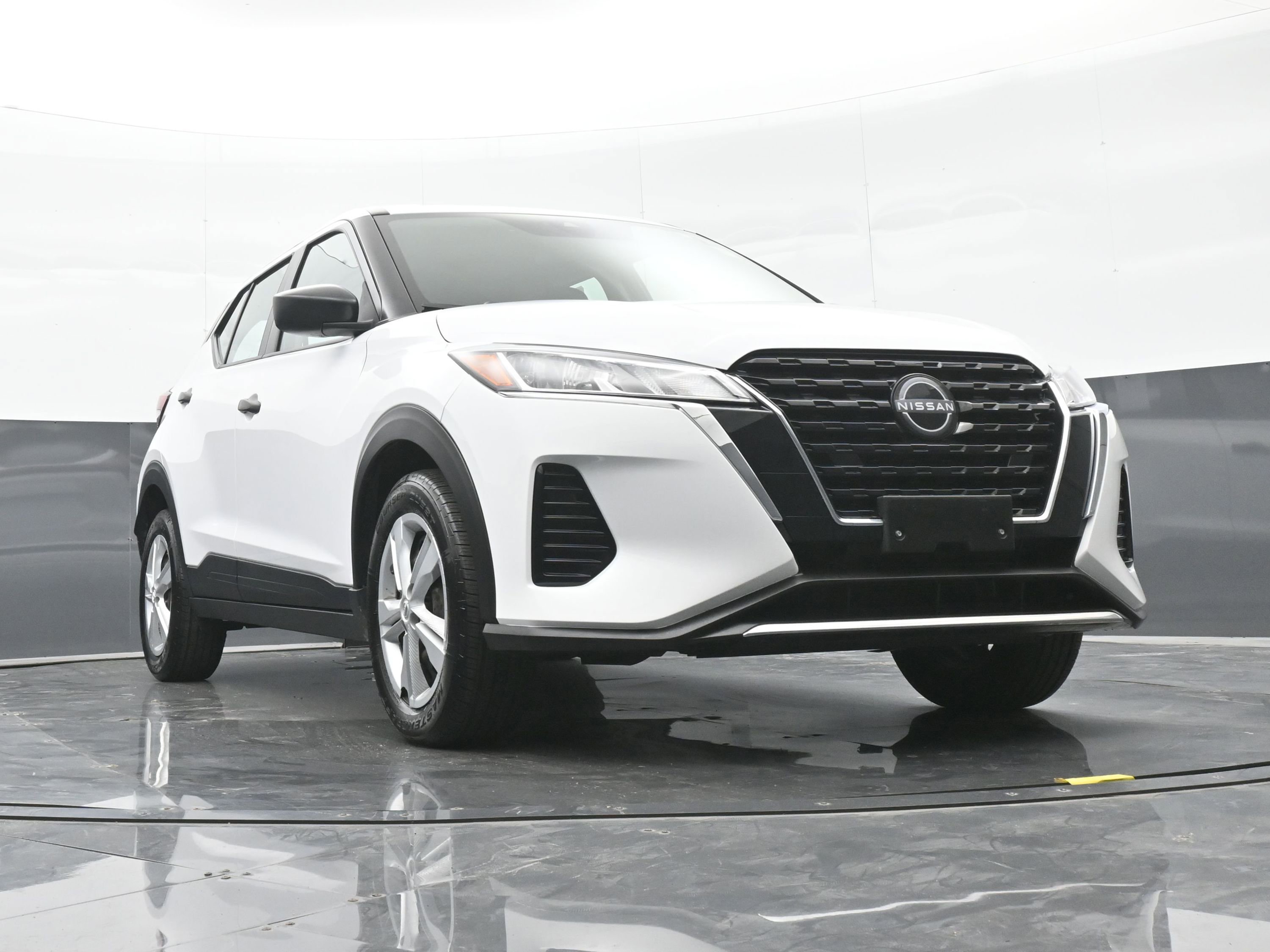 Used 2022 Nissan Kicks S FWD image 41