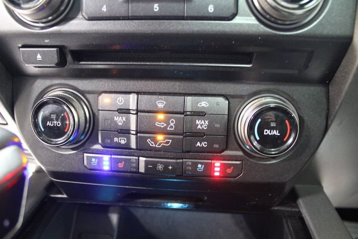 Used 2018 Ford F150 Raptor w/ Equipment Group 802A Luxury image 37