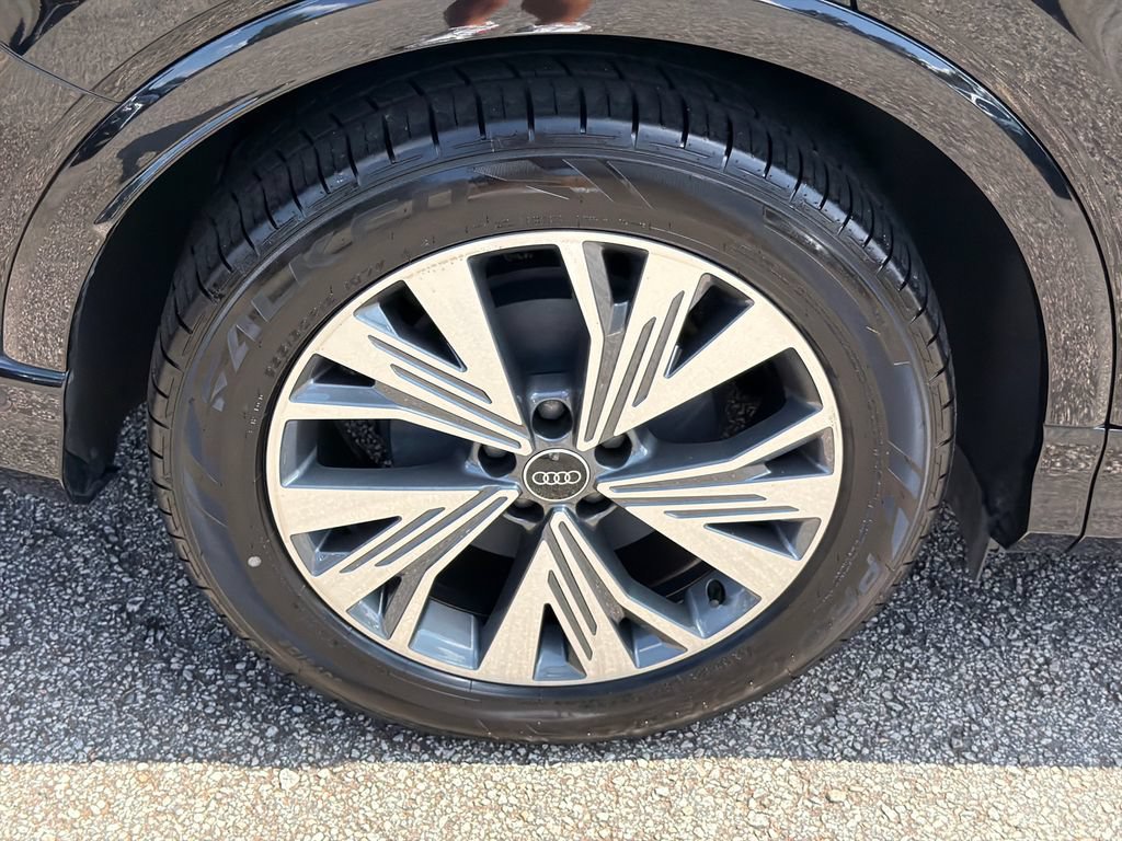 Used 2023 Audi Q4 e-tron Premium Plus RWD image 17