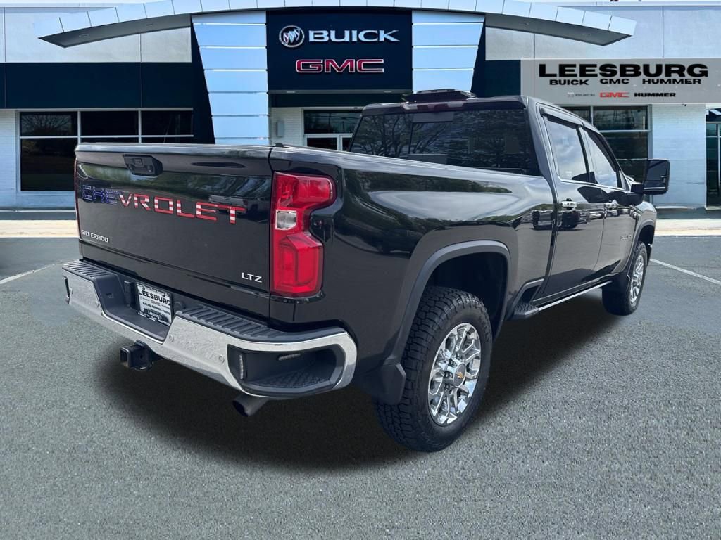 Used 2024 Chevrolet Silverado 3500 LTZ AWD/4WD image 7