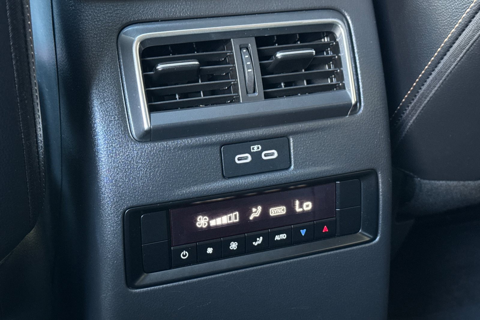 Used 2024 MAZDA CX-90 Plug-In Hybrid w/ Preferred image 15