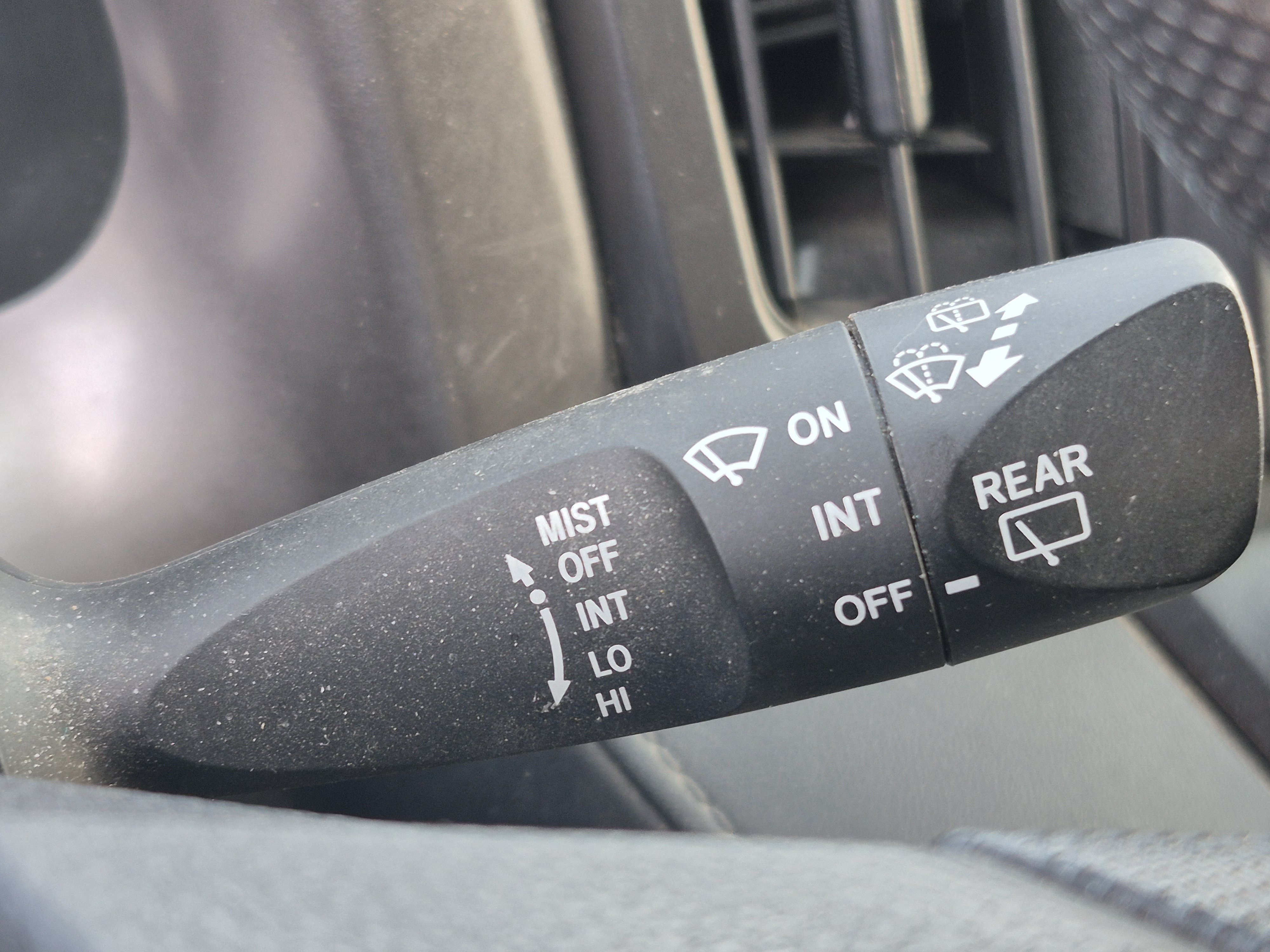 Used 2018 Toyota RAV4 LE w/ Carpet Mat Package AWD/4WD image 30