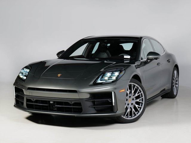 New 2025 Porsche Panamera 4 image 1