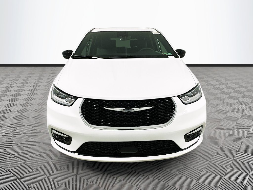 New 2026 Chrysler Pacifica Select FWD image 2
