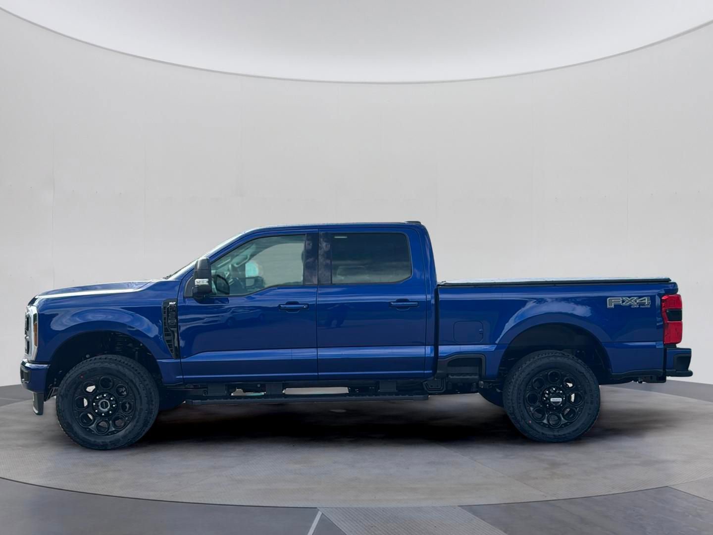 New 2026 Ford F250 4x4 Crew Cab Super Duty image 2