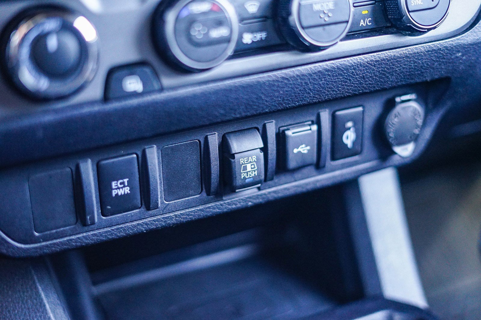 Certified 2023 Toyota Tacoma TRD Off-Road image 25