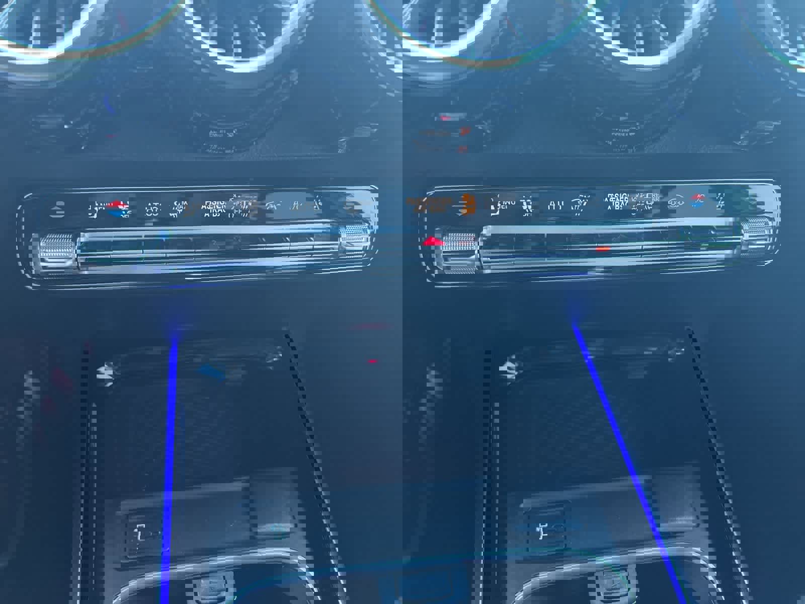 Used 2022 Mercedes-Benz EQB 300 4MATIC image 38