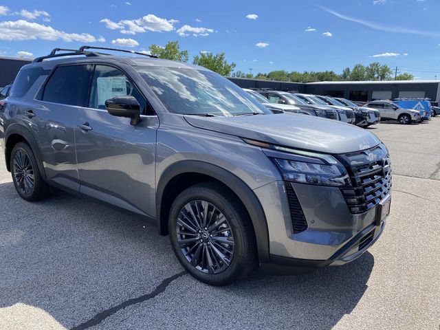 New 2026 Nissan Pathfinder SL w/ SL Premium Package AWD/4WD image 2