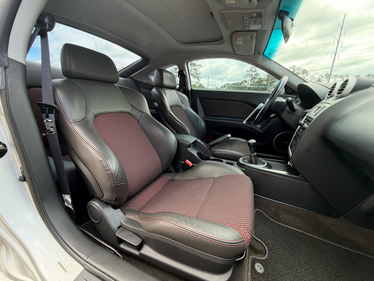 Used 2006 Hyundai Tiburon GT image 15