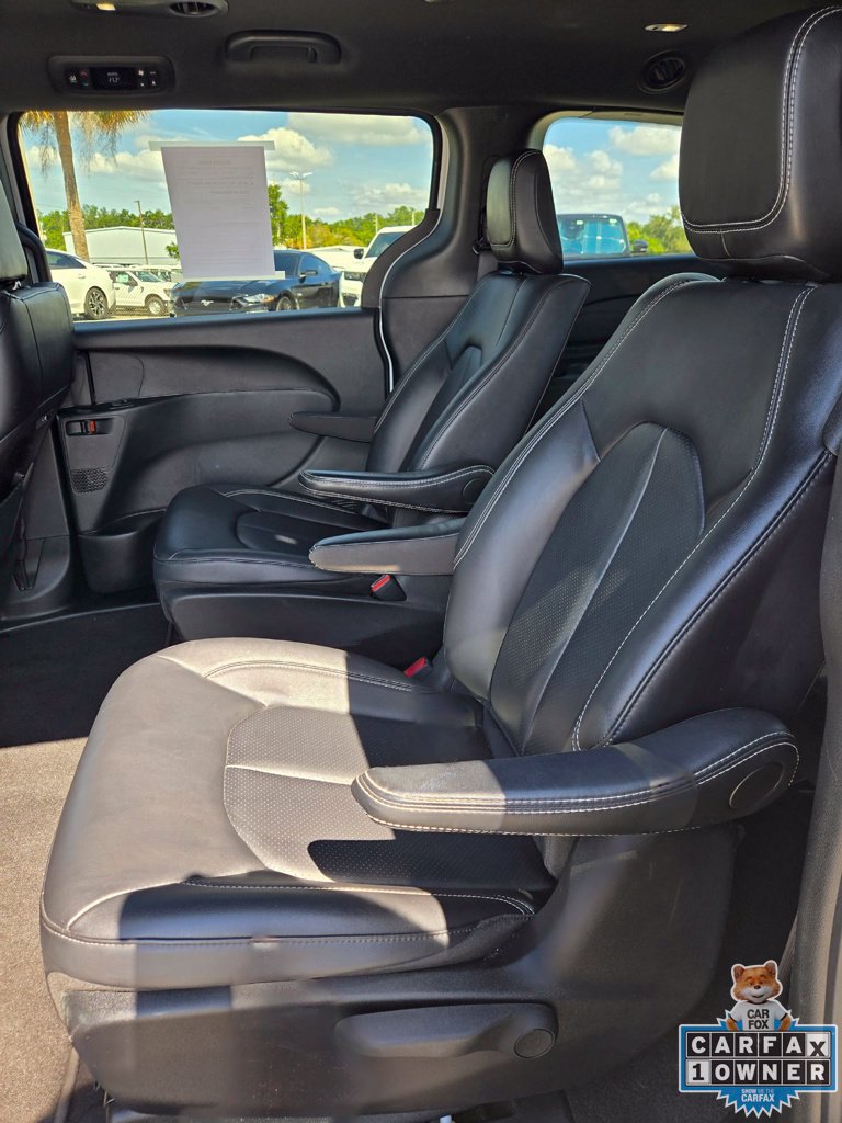 Used 2024 Chrysler Pacifica Limited FWD image 56