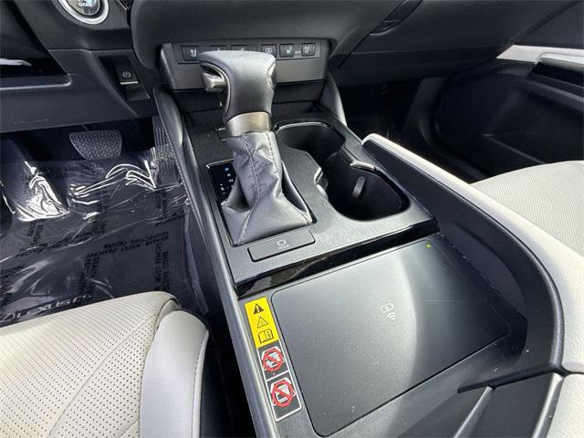 Certified 2024 Lexus ES 350 w/ Luxury Package image 21