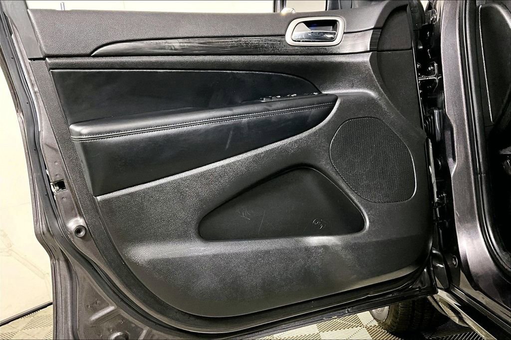 Used 2021 Jeep Grand Cherokee Laredo X image 22