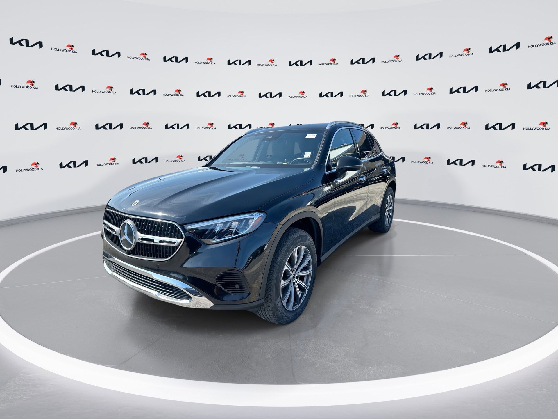 Used 2024 Mercedes-Benz GLC 300 image 4