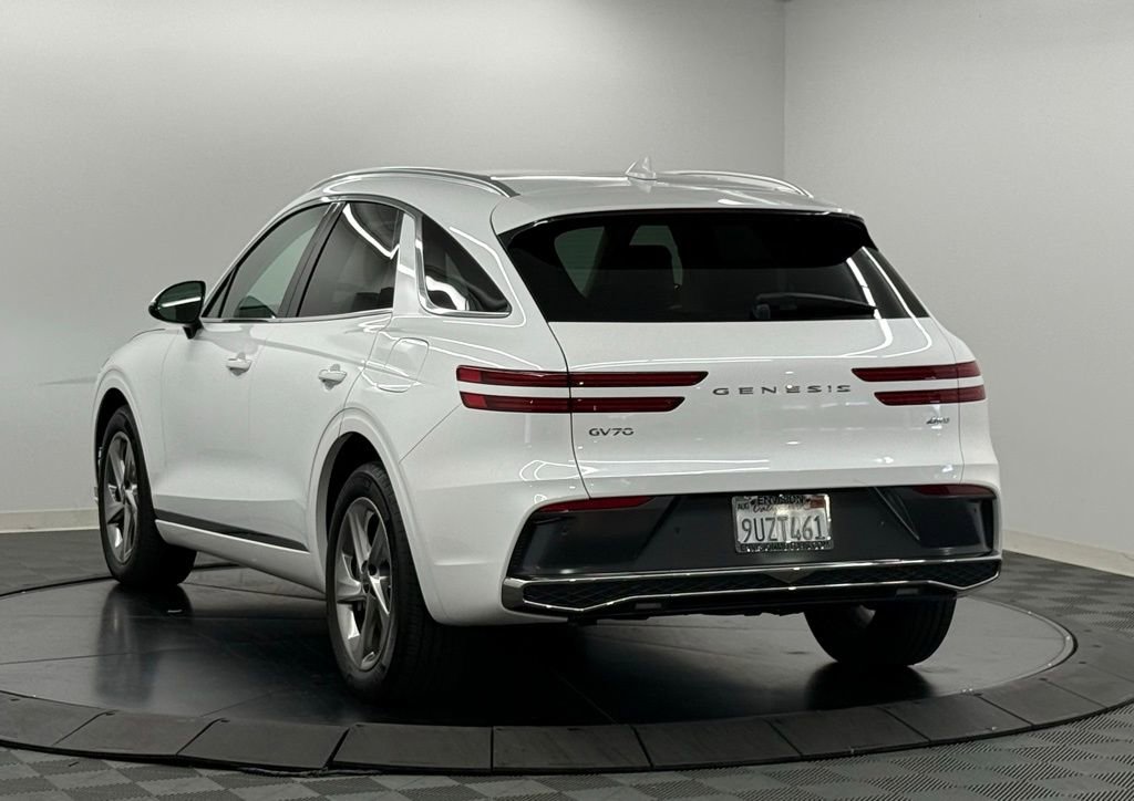 Used 2026 Genesis GV70 2.5T Select image 10
