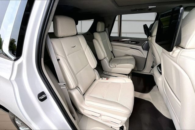 Used 2023 Cadillac Escalade Premium Luxury Platinum w/ LPO, Radiant Package AWD/4WD image 26