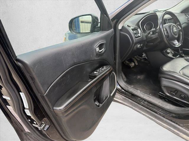 Used 2018 Jeep Compass Limited AWD/4WD image 9