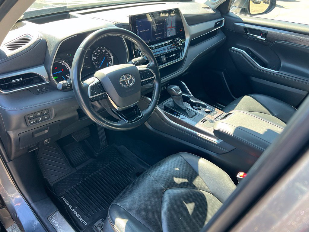 Used 2021 Toyota Highlander Platinum AWD/4WD image 14
