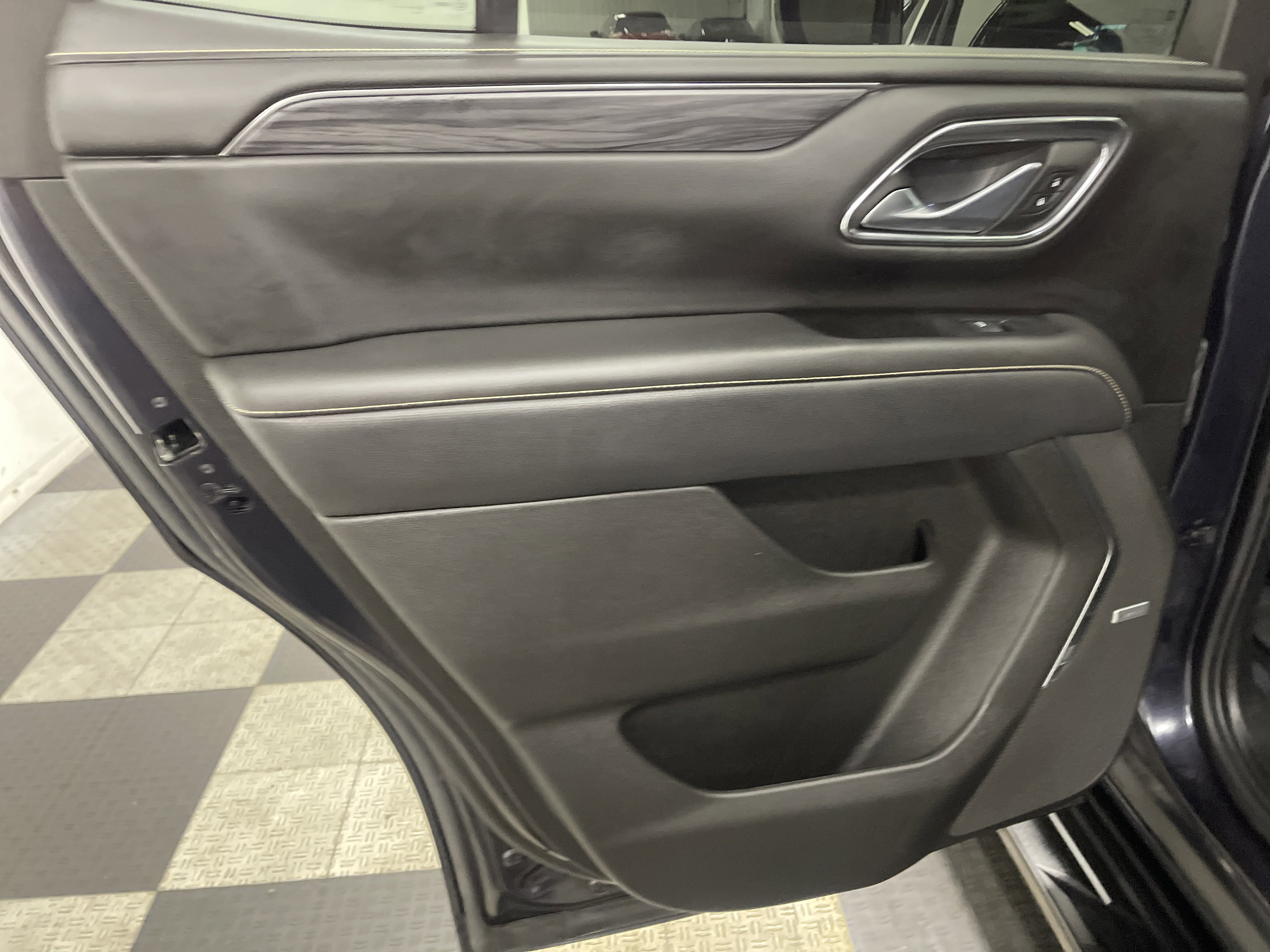 Used 2023 GMC Yukon SLT image 15