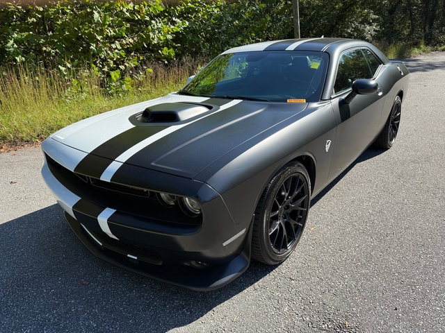 Used 2022 Dodge Challenger R/T Scat Pack w/ Shaker Package image 2