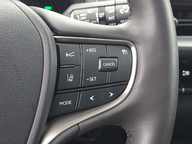 Used 2023 Lexus UX 250h AWD w/ Accessory Package (Z2) image 8