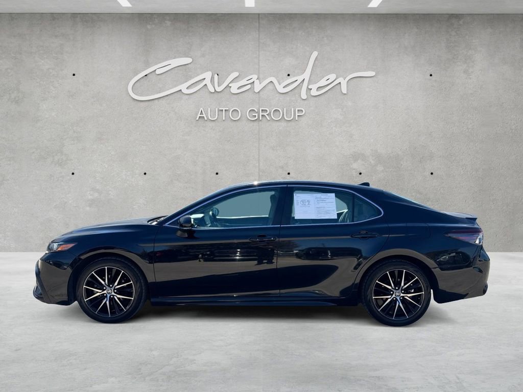 Used 2022 Toyota Camry SE image 13