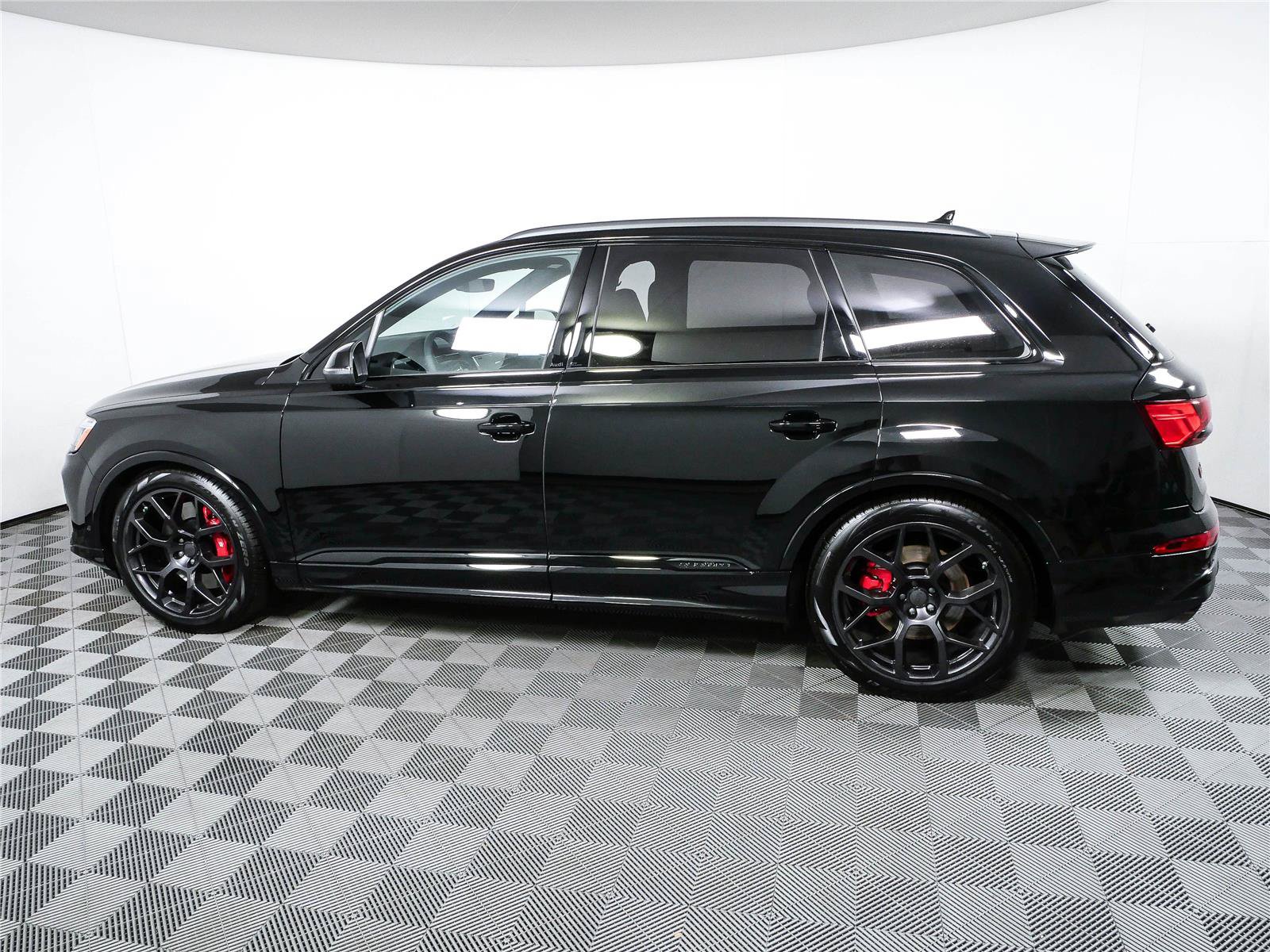 New 2026 Audi SQ7 Prestige AWD/4WD image 31