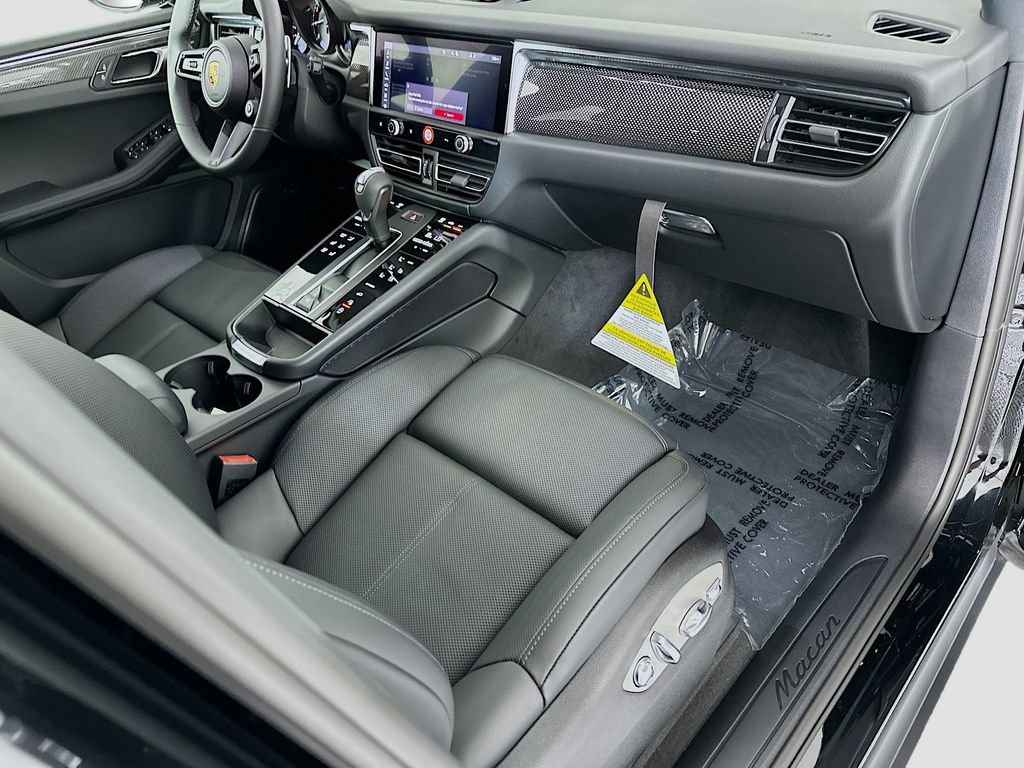 New 2026 Porsche Macan AWD/4WD image 30