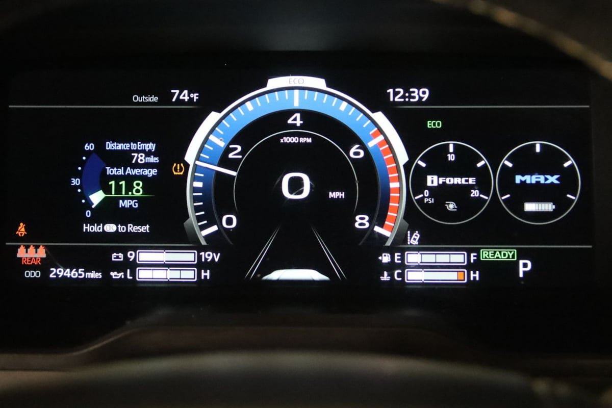 Used 2024 Toyota Tundra Capstone AWD/4WD image 44