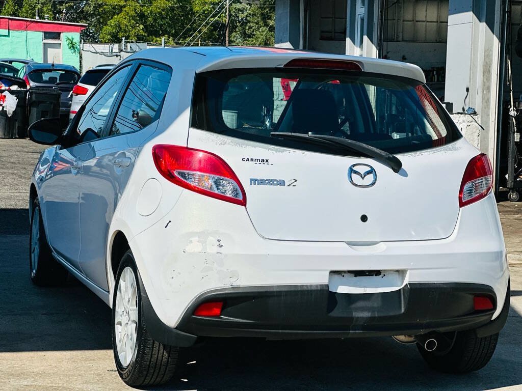 Used 2011 MAZDA MAZDA2 Touring FWD image 7