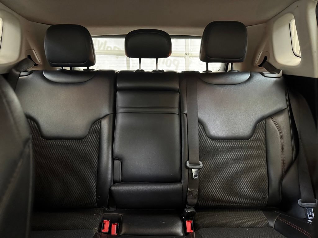 Used 2019 Jeep Compass Trailhawk AWD/4WD image 15