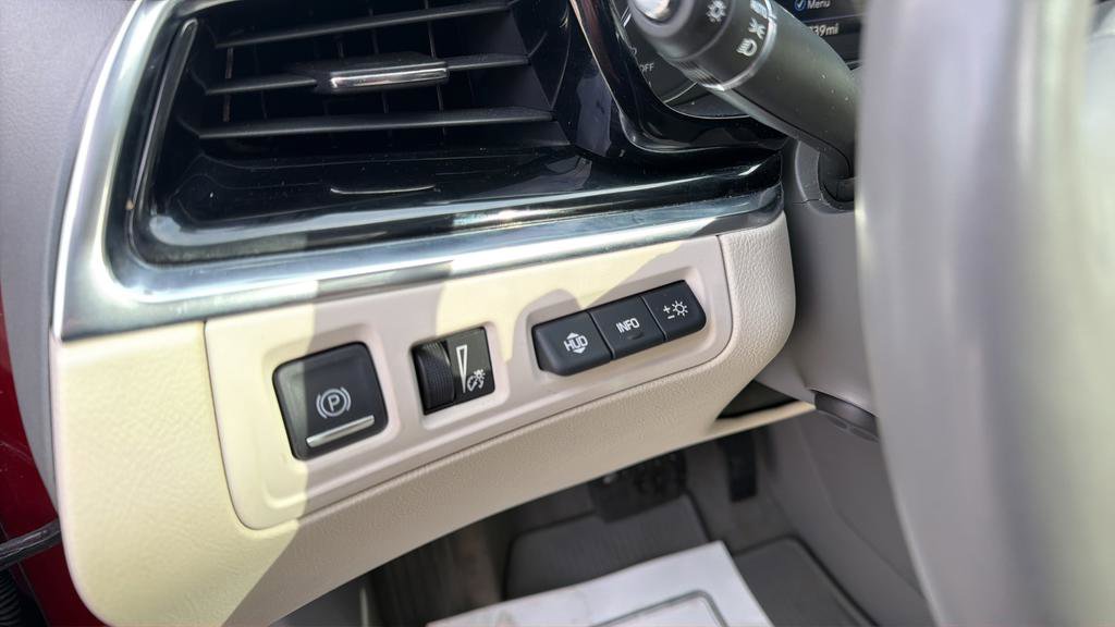 Certified 2023 Cadillac XT6 Premium Luxury w/ Technology Package image 30