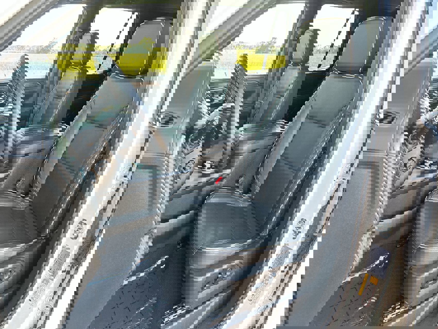 Used 2021 Chevrolet Tahoe Premier w/ Premium Package image 11