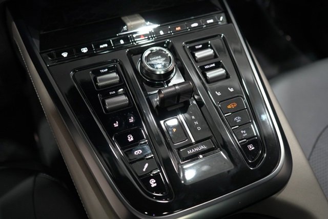 Used 2025 Aston Martin DBX 707 image 38