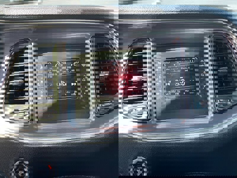 Used 2017 Dodge Challenger R/T image 6