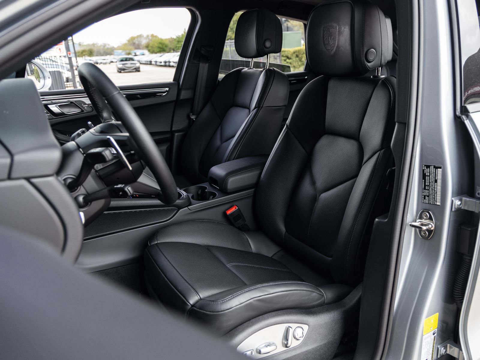 Used 2026 Porsche Macan image 5