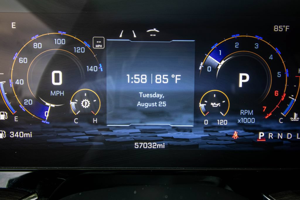Used 2025 Chevrolet Suburban LT RWD image 37