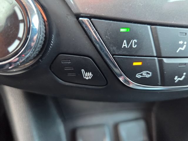 Used 2018 Chevrolet Cruze LT w/ Convenience Package FWD image 16