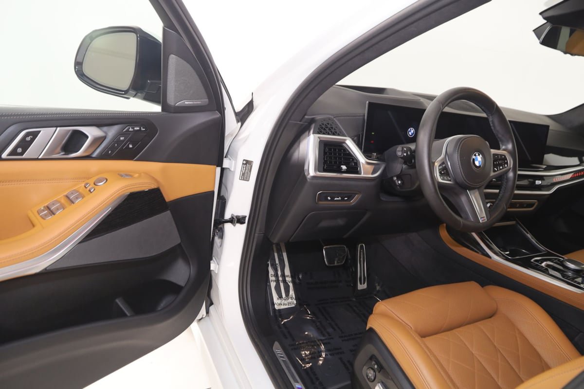 Used 2024 BMW X7 xDrive40i w/ M Sport Package AWD/4WD image 58
