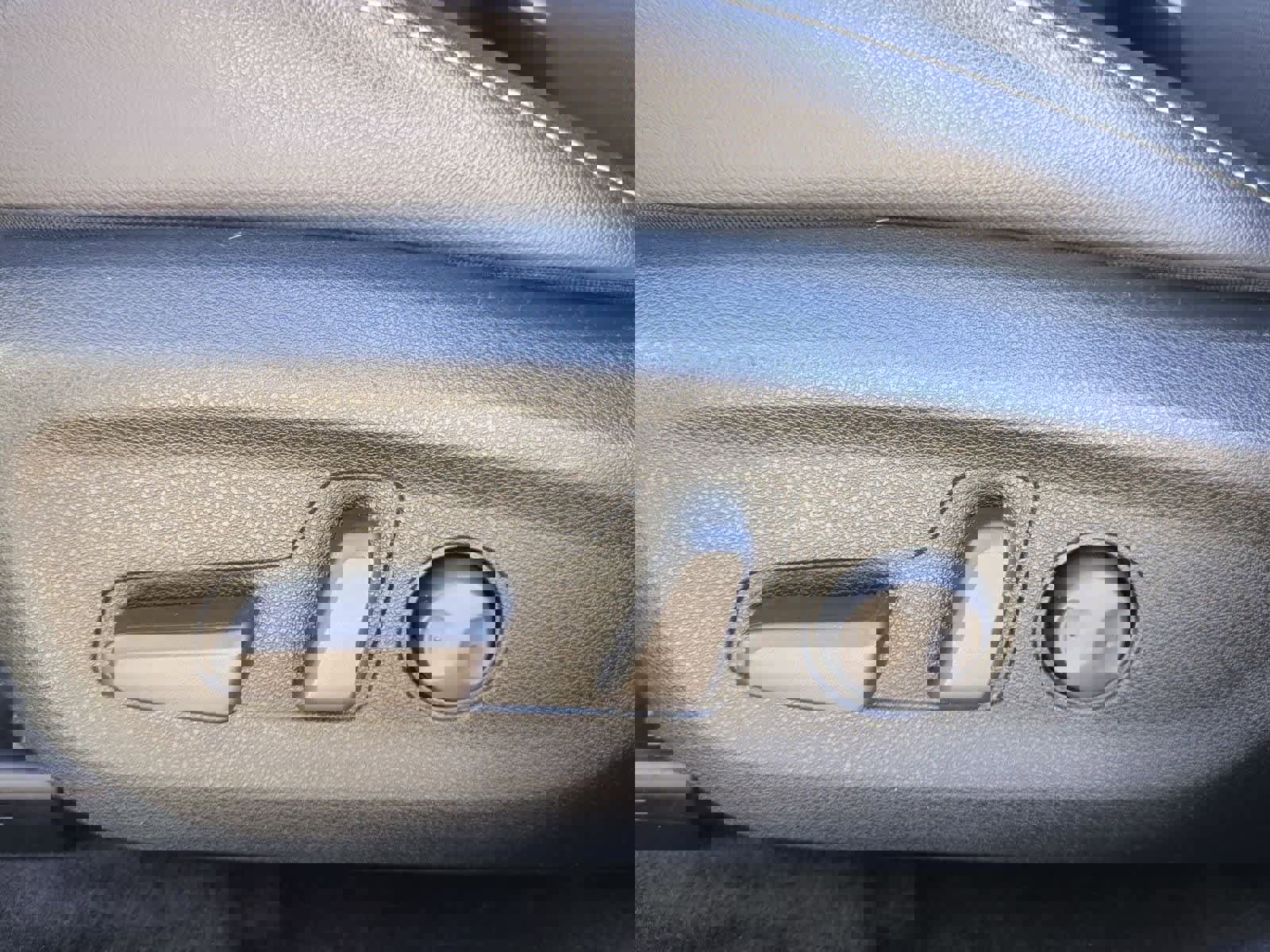 Certified 2022 Kia Niro EX image 17