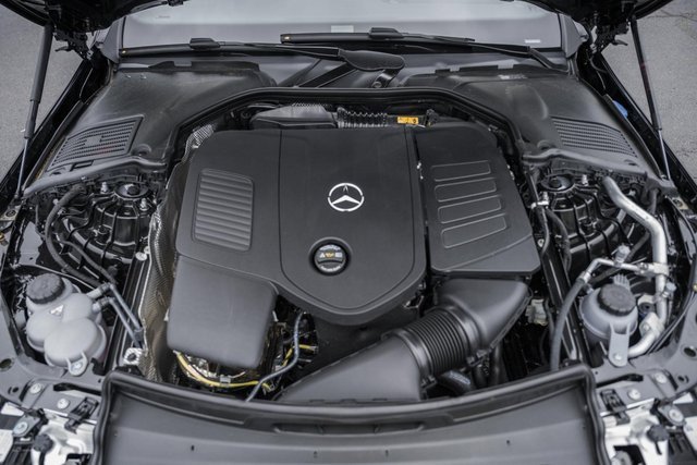 New 2025 Mercedes-Benz C 300 4MATIC Sedan image 18