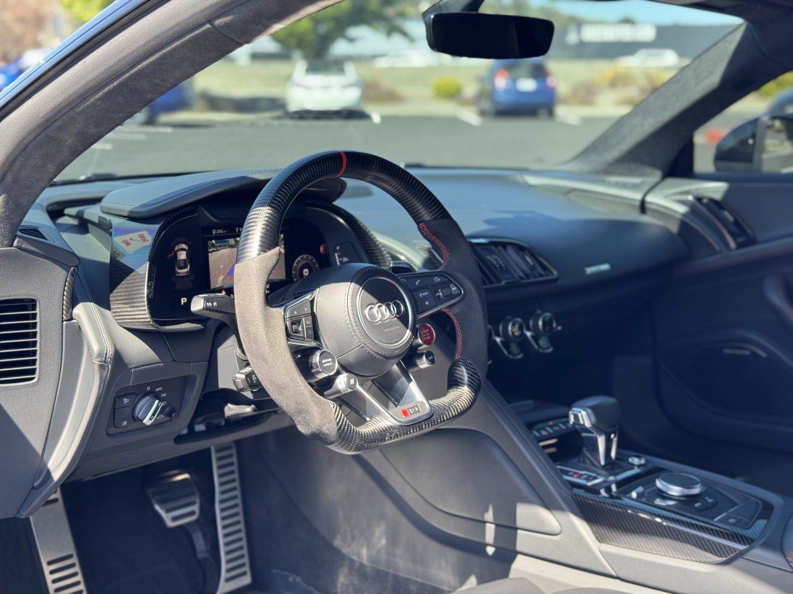 Used 2022 Audi R8 V10 w/ Premium Package RWD image 45